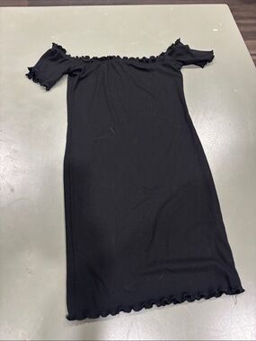 Black Off-Shoulder Ruffle Hem Bodycon Dress